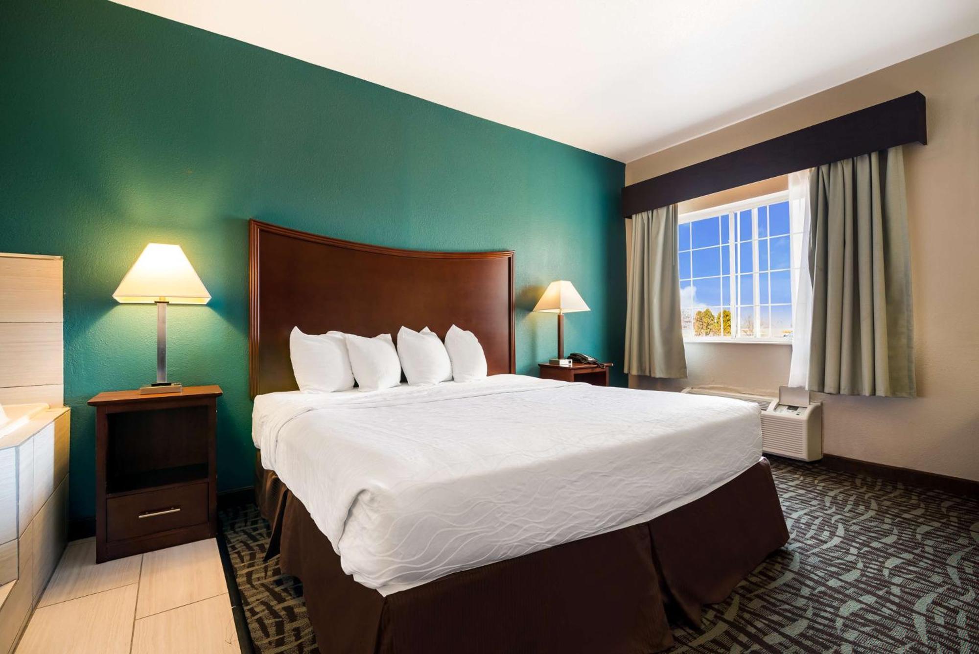 Surestay Plus Hotel By Best Western Topeka Zewnętrze zdjęcie
