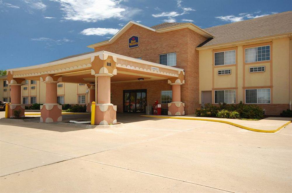 Surestay Plus Hotel By Best Western Topeka Zewnętrze zdjęcie